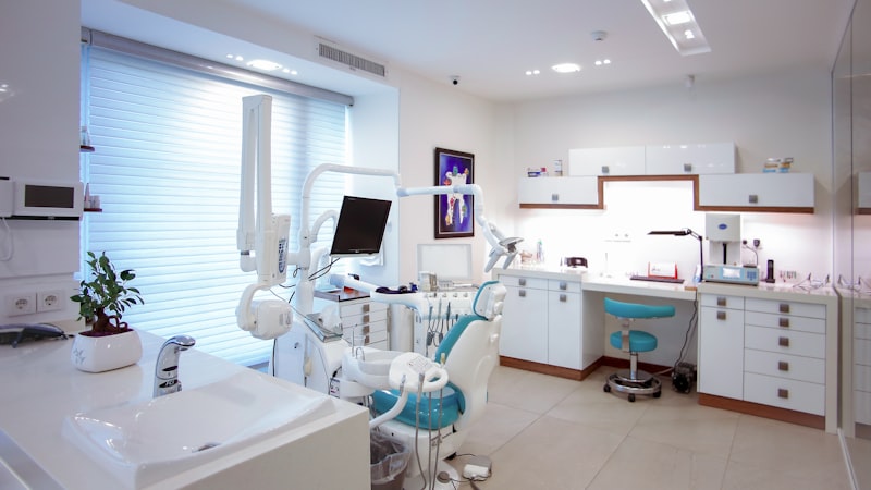 10 regles avant et apres la pose d'un implant dentaire